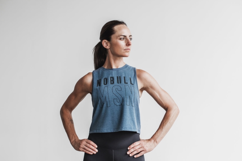 nobull_e383ace38387e382a3e383bce382b9_e3839ee38383e382b9e383abe382bfe383b3e382af_e3839ee38387e382a3e382bde383b3_e38387e382a.jpg Nobull レディース マッスルタンク (マディソン) ディープ - 画像 (1)