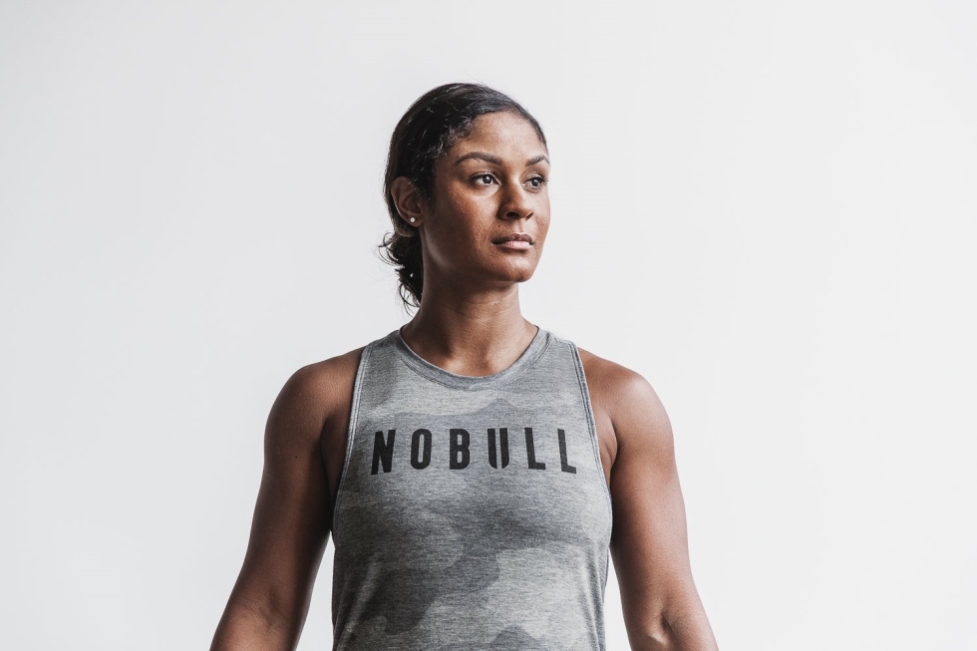 nobulle383ace38387e382a3e383bce382b9e3838fe382a4e3838de38383e382afe382bfe383b3e382afefbc88e382abe383a2efbc89e382b0e383ace3.jpg Nobullレディースハイネックタンク(カモ)グレー - 画像 (1)