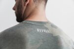 Nobull メンズ クロスフィット Tシャツ (カモ) アーミー - 画像 (2)