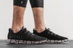 Nobull メンズ メッシュ ランナー All You Need Is Love Black - 画像 (2)
