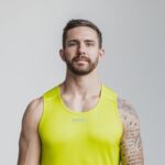 Nobull メンズ ライトウェイト テクスチャード タンク (ネオン カモ) イエロー