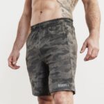 Nobull メンズ ライトウェイト ニット ショートパンツ 9" (迷彩) ダーク