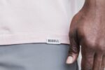 Nobull メンズ ライトウェイト Vネック Tシャツ ダスティ - 画像 (2)