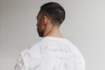 Nobull メンズ Tシャツ（バタフライ） グレー - 画像 (2)