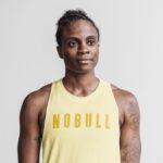 Nobull レディース ハイネックタンクトップ（旬色） バニラ