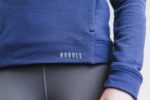 Nobull レディース パフォーマンス プルオーバー パーカー ディープネイビー - 画像 (4)