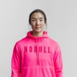 Nobull レディース パーカー (ネオン) ピンク