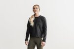 Nobull レディース ヘビーウェイト ロングスリーブ ポケット ボクシー Tシャツ ブラック - 画像 (4)