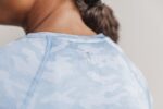 Nobull レディース ライトウェイト テクスチャード ロングスリーブ Tシャツ (迷彩柄) スレート - 画像 (2)