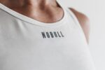 Nobull レディース ライトウェイト テクスチャード タンク (迷彩) ホワイト - 画像 (2)