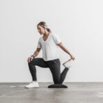 Nobull レディース ライトウェイト Vネック Tシャツ ホワイト