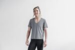 Nobull レディース ライトウェイト Vネック Tシャツ ダーク