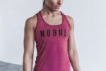 Nobull レディース レーサーバック タンク (クラシックカラー) ワイン