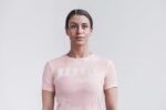 Nobull レディース Tシャツ (迷彩) ダスティ