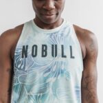 Nobull レディースハイネックタンクトップ（水彩花柄）ミスト