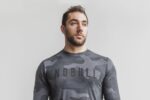 NobullメンズロングスリーブTシャツ（迷彩）チャコール - 画像 (2)