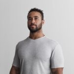 NobullメンズVネックTシャツライト.