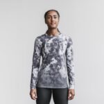 NobullレディースロングスリーブTシャツ（ディップダイ）ホワイト＆ブラック